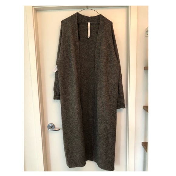 Group by Babaton- collins cardigan (NEW) - Picture 2 of 3